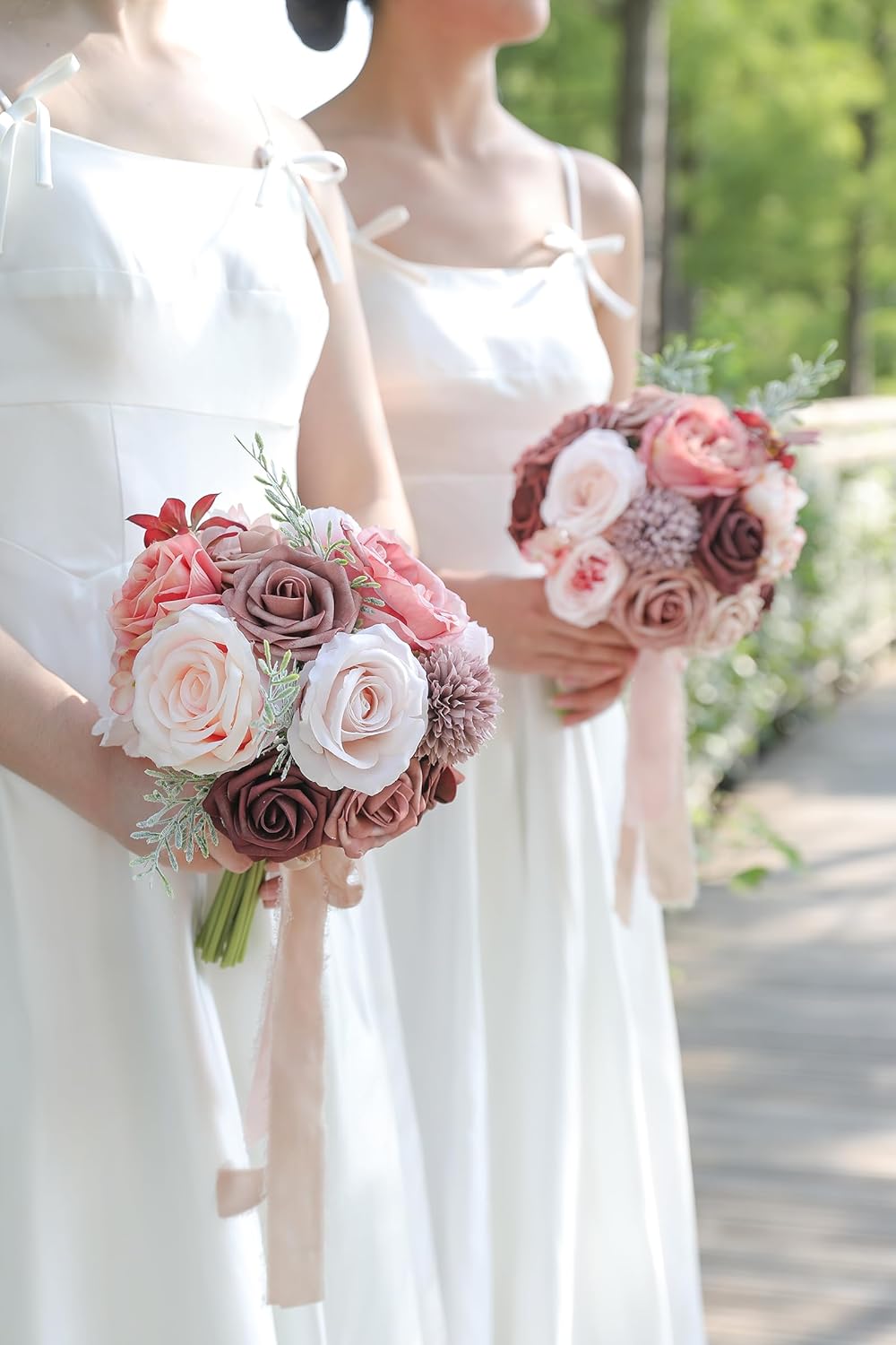 BRIDESMAID BOUQUET IN BURGUNDY PINK